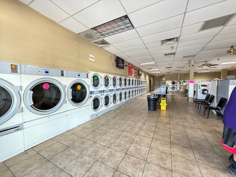 More Photos Of 7226 Central Ave, Albuquerque Storefront For Sale