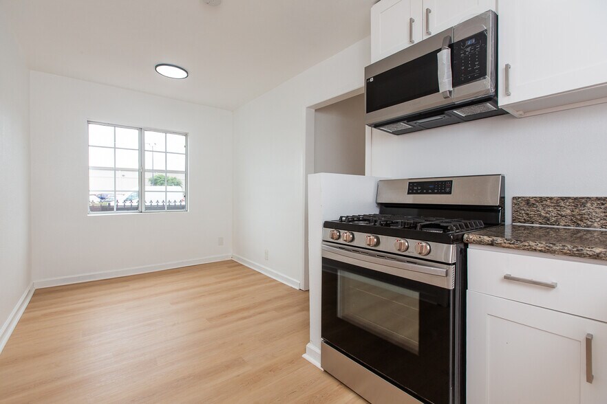 More Photos Of 14425 Prairie Ave, Lawndale Office Residential For Sale