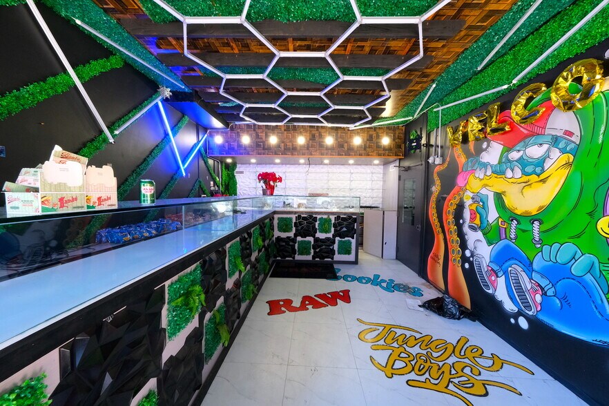 More Photos Of 224 Varick St, New York Storefront Retail Residential For Lease