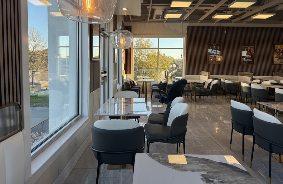 More Photos Of 3949 N 132nd St, Omaha Freestanding For Sale