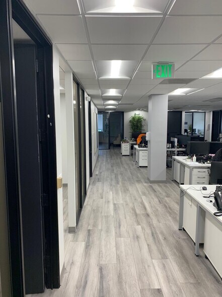 More Photos Of 8370 Wilshire Blvd, Beverly Hills Office For Lease