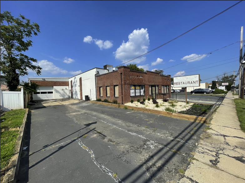 Primary Photo Of 7513 Maple Ave, Pennsauken Restaurant For Sale