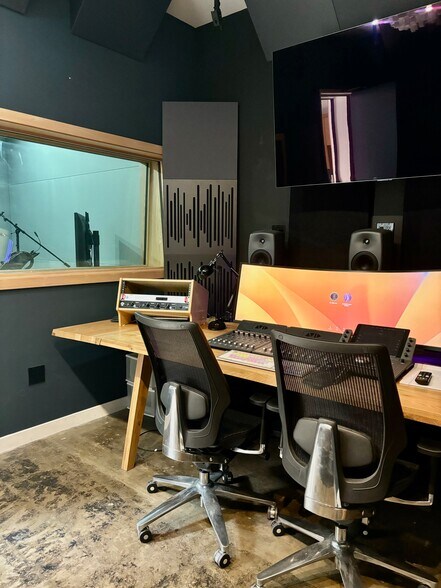 More Photos Of 8500 Steller Dr, Culver City Loft Creative Space For Lease