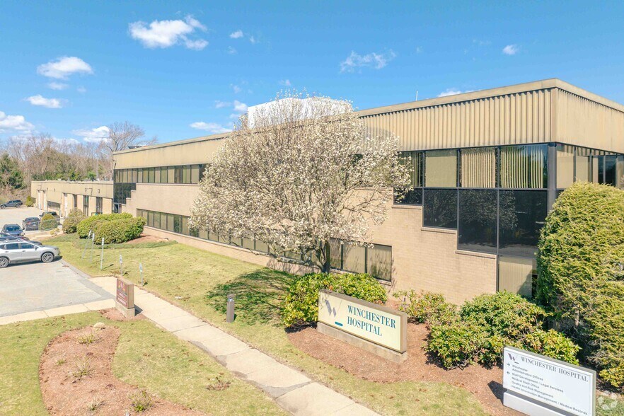 More Photos Of 7 McKay Ave, Winchester Flex For Lease