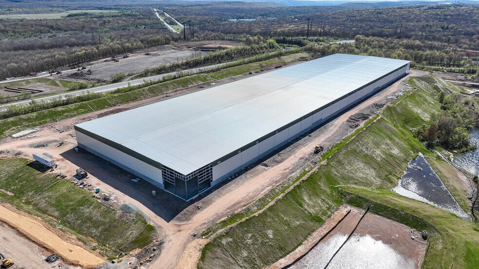 More Photos Of Route 424 and I-81, Hazle Township Distribution For Lease