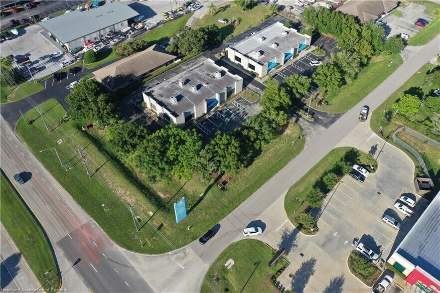 More Photos Of 346 E Royal Palm St, Lake Placid Office For Sale