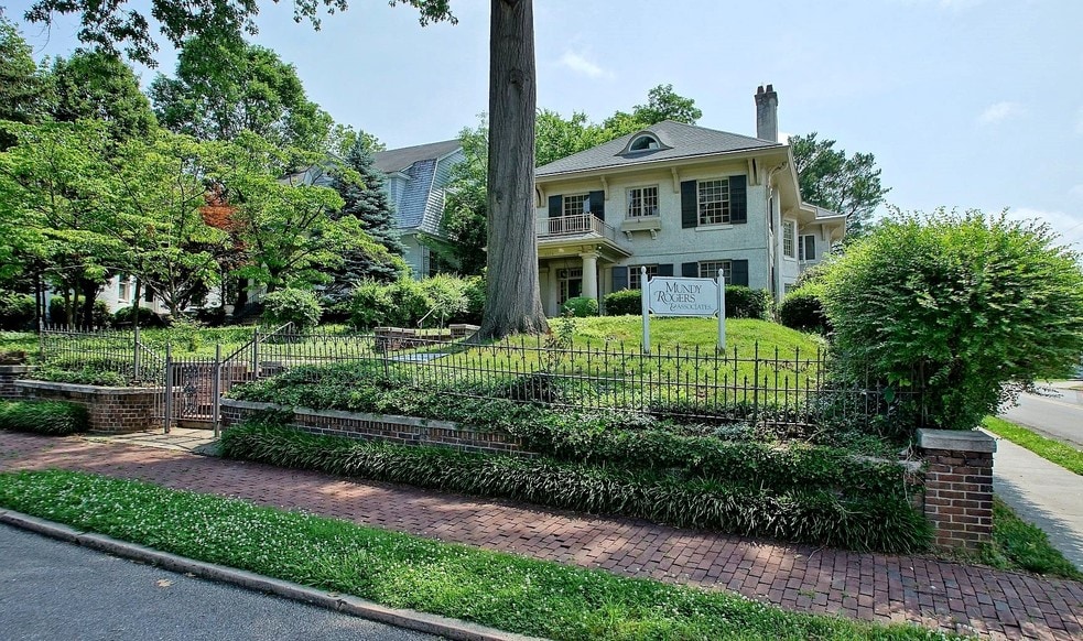 More Photos Of 1328 3rd St SW, Roanoke Office For Sale