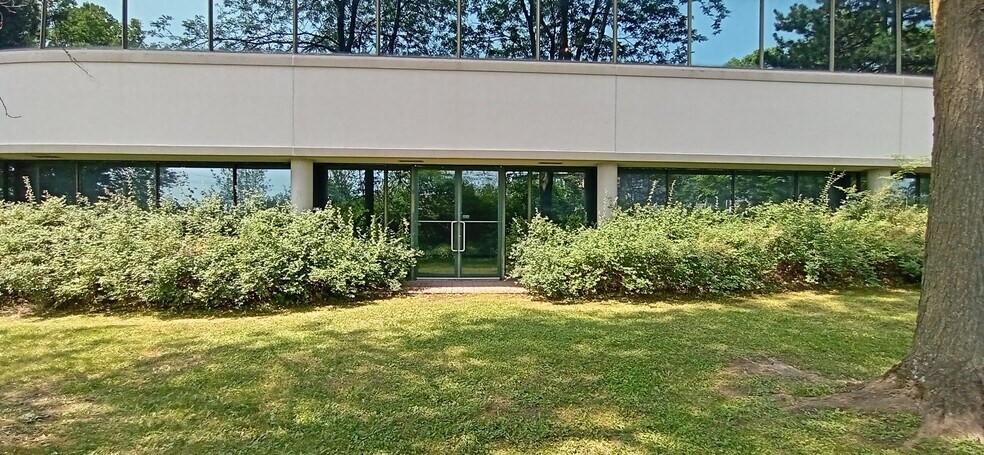 More Photos Of 135 Michael Cowpland Dr, Ottawa Office For Lease