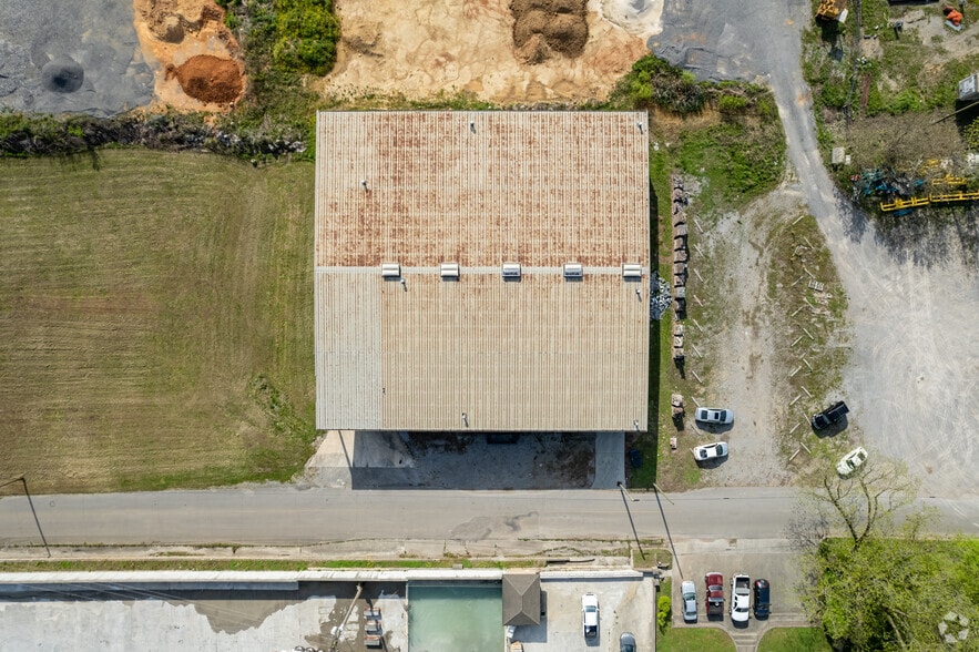 More Photos Of 213 Ash Ave, South Pittsburg Distribution For Lease