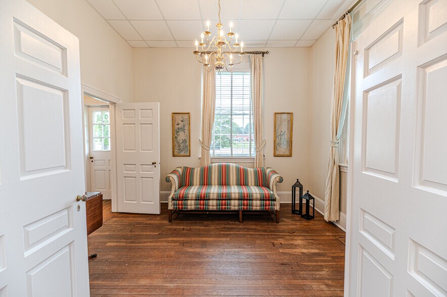 More Photos Of 211 Main st, Broadway Religious Facility For Sale