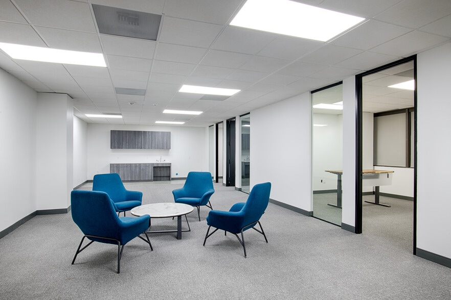 More Photos Of 5728 Lyndon B Johnson Fwy, Dallas Office For Lease