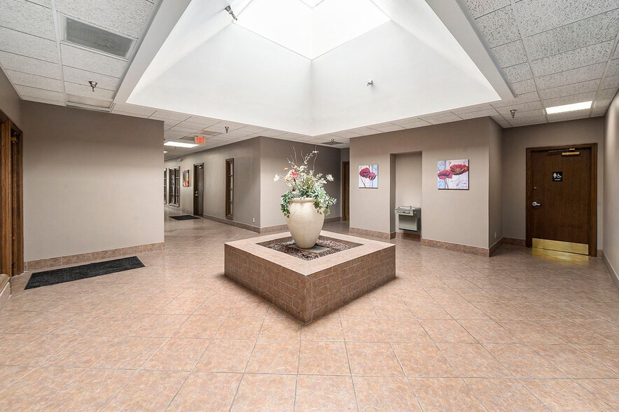 More Photos Of 115-125 E Park St, Olathe Office For Sale