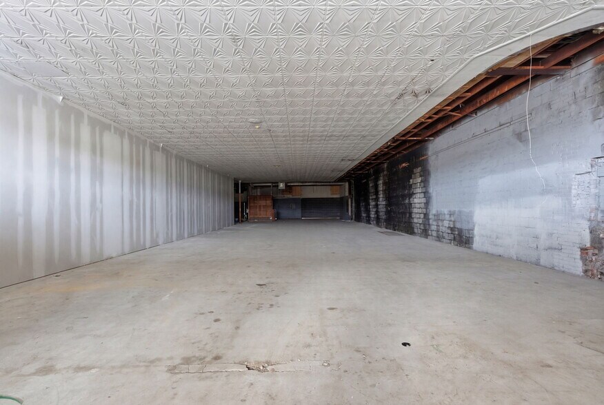 More Photos Of 657 Silas Deane Hwy, Wethersfield Freestanding For Lease