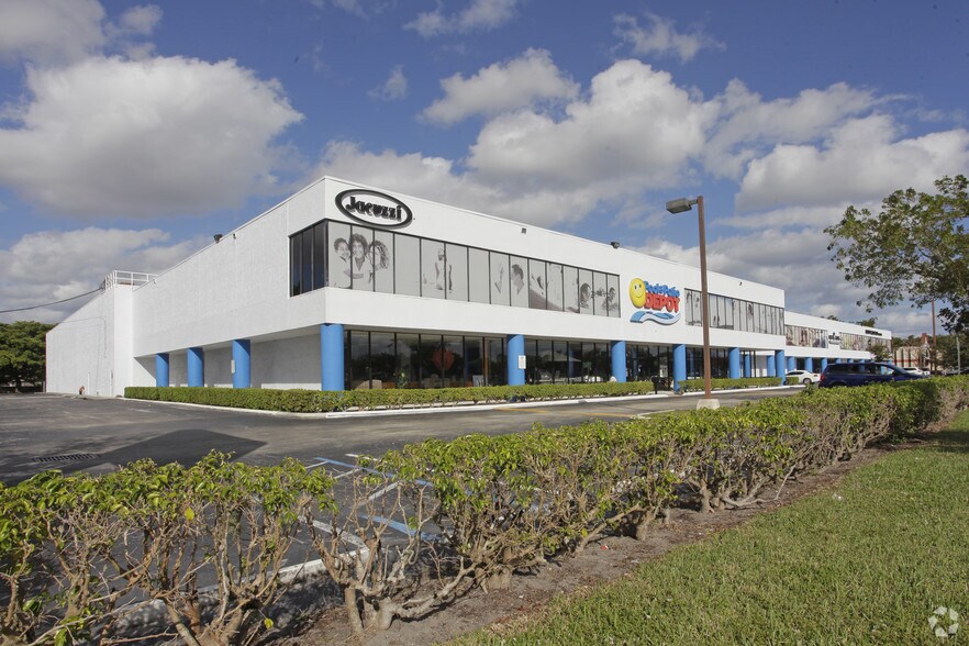 More Photos Of 2201 W Atlantic Blvd, Pompano Beach Showroom For Lease