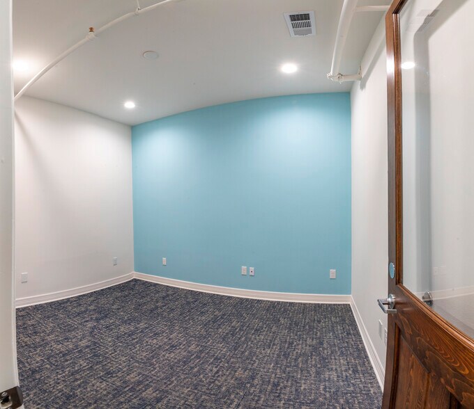 More Photos Of 540 Heights Blvd, Houston Coworking Space