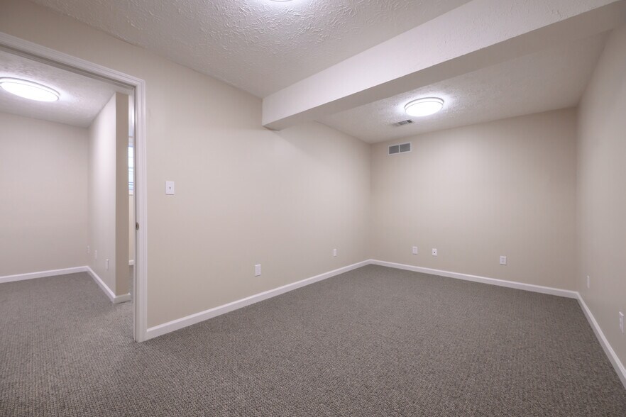 More Photos Of 216 E Reynolds Rd, Lexington Office For Lease