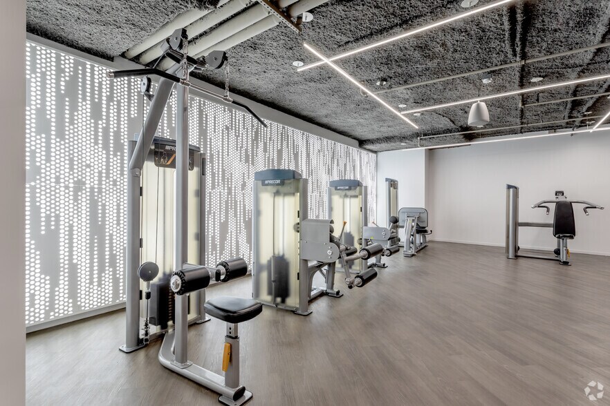 More Photos Of 1919-1921 Gallows Rd, Vienna Unknown For Sale