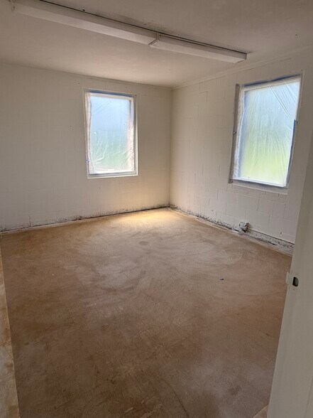 More Photos Of 710 Lowndes Hill Rd, Greenville Office For Lease
