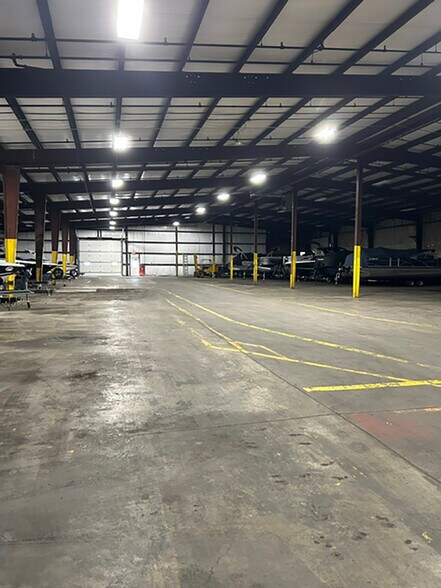 More Photos Of 2908 Vinland st, Oshkosh Industrial For Lease