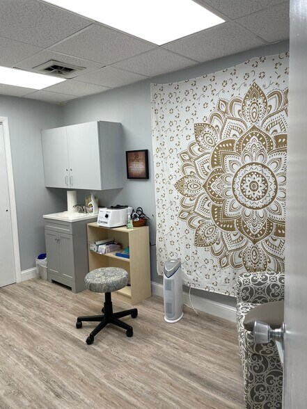 More Photos Of 9712 Belair Rd, Nottingham Medical For Lease