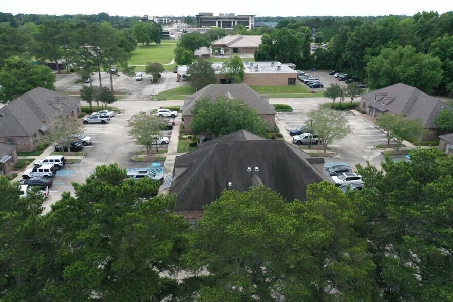 More Photos Of 2161 Quail Run, Baton Rouge Serviced Offices For Sale