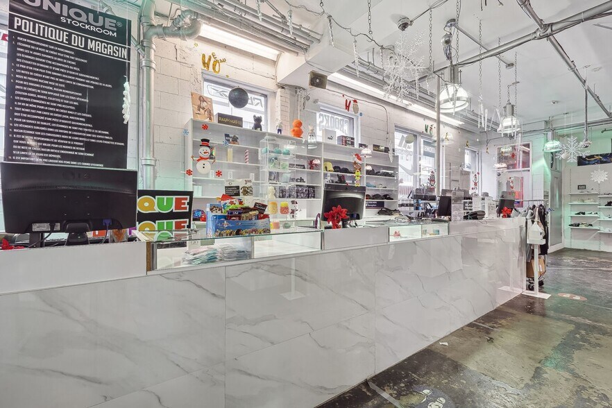 More Photos Of 9455-9457 Boul Saint-Laurent, Montréal Storefront Retail Office For Sale