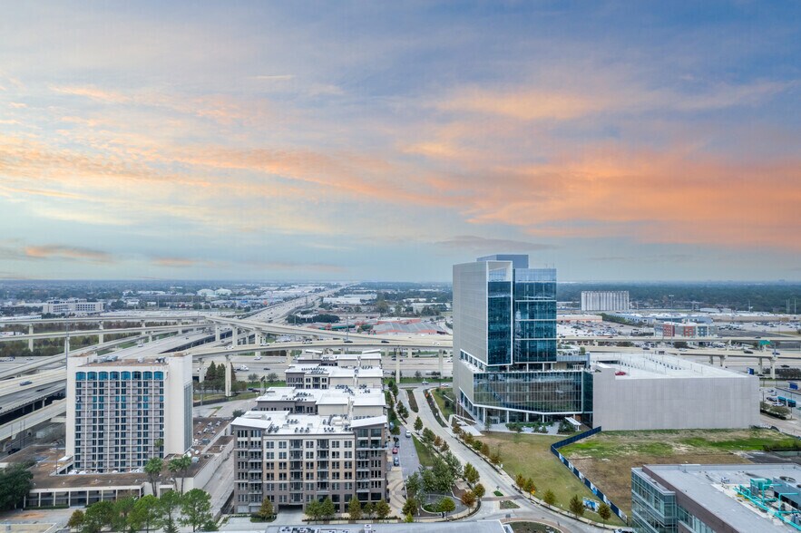 More Photos Of 800 Town & Country Blvd, Houston Unknown For Lease