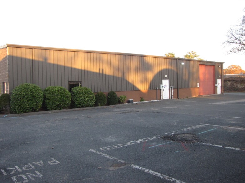 More Photos Of 87 Carando Dr, Springfield Flex For Lease