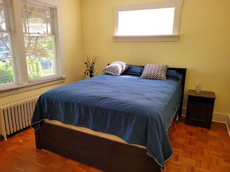 More Photos Of 3346 10th Av W, Vancouver Apartments For Sale