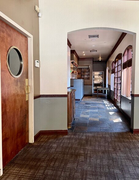 More Photos Of 14572 Big Basin Way, Saratoga Storefront For Lease