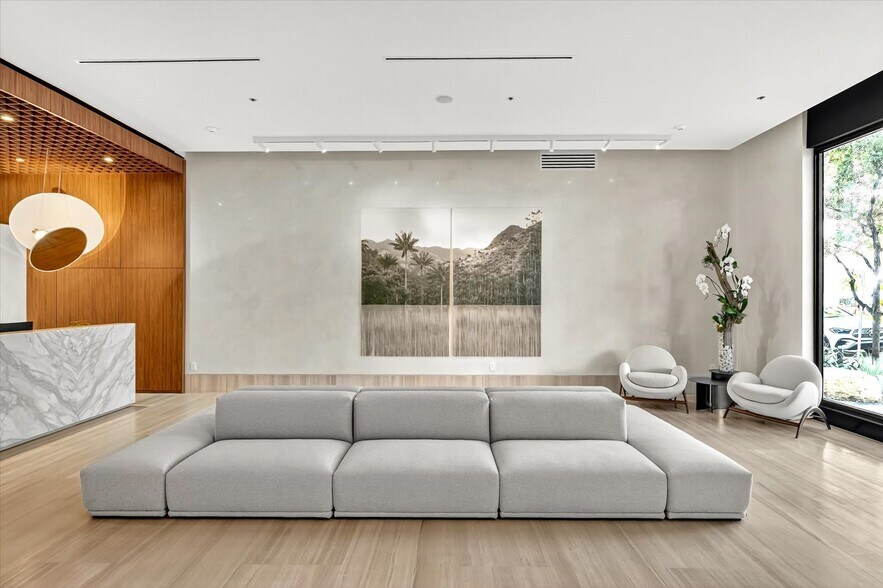 More Photos Of 119 Washington Ave, Miami Beach Office For Lease