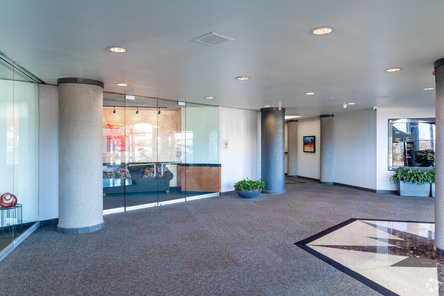 More Photos Of 2501 Parkview Dr, Fort Worth Office For Lease