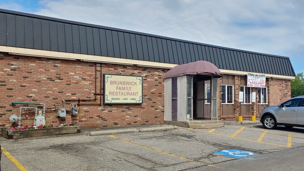 More Photos Of 1733 Pearl Rd, Brunswick Unknown For Lease