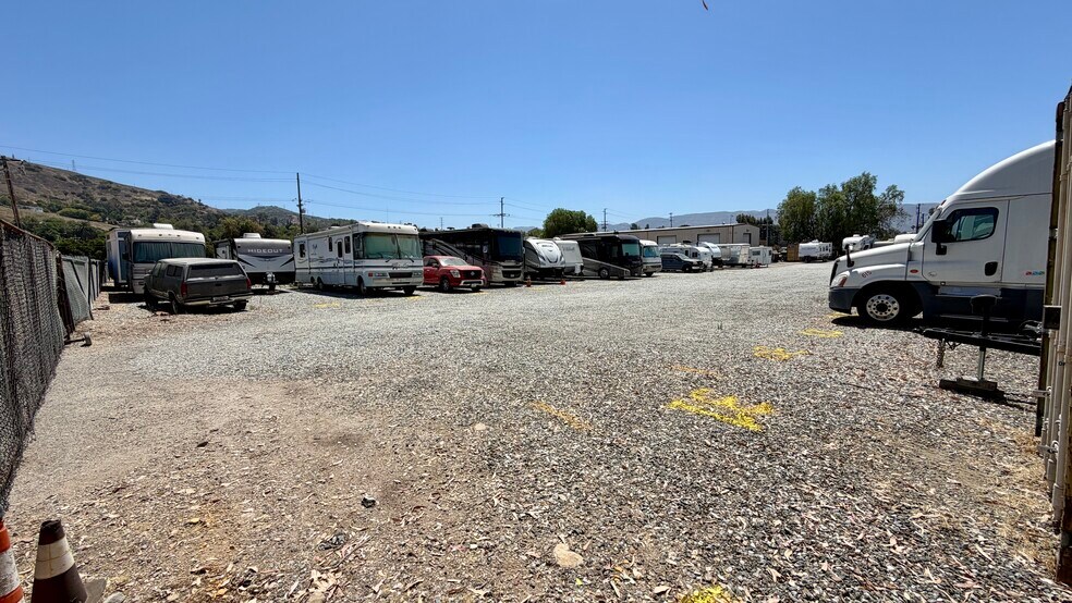 More Photos Of 937 A St, Fillmore Contractor Storage Yard For Lease
