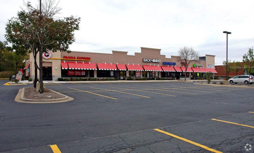 More Photos Of 100-130 E Golf Rd, Schaumburg Storefront For Lease