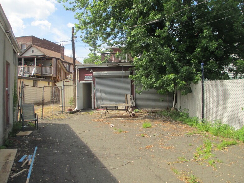 More Photos Of 29 New Main St, Haverstraw Storefront Retail Residential For Lease