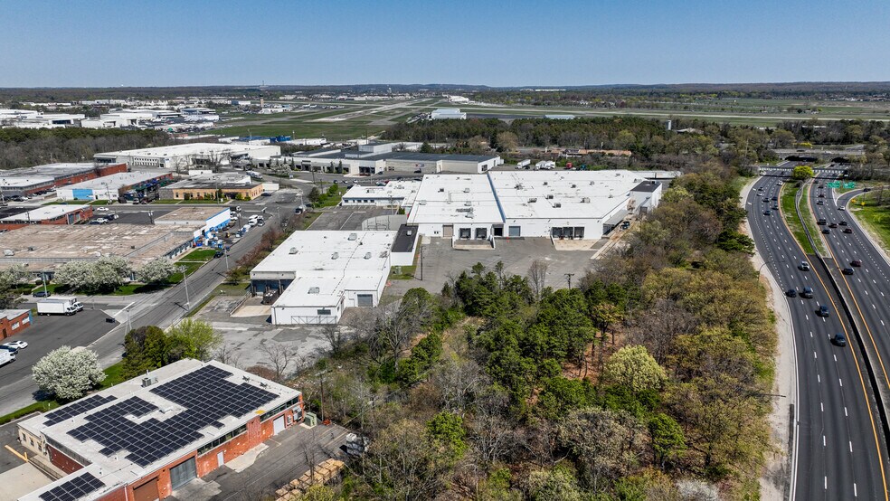 More Photos Of 120 Adams Blvd, Farmingdale Warehouse For Lease