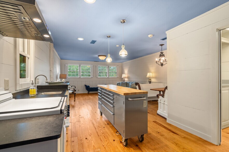 More Photos Of 7142 Highway 76 W, Clayton Storefront For Sale