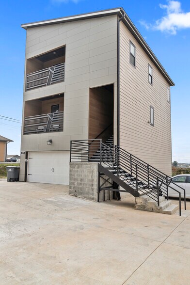 More Photos Of 1807 Logan Ave, Knoxville Multifamily For Sale