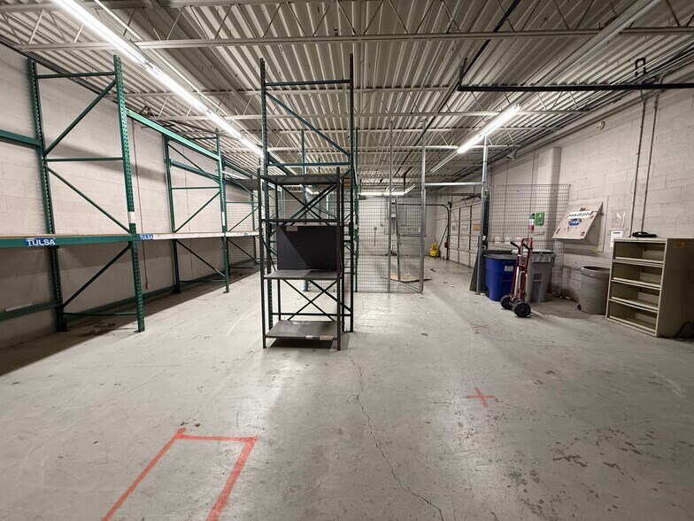 More Photos Of 6923 E 14th St, Tulsa Service For Sale