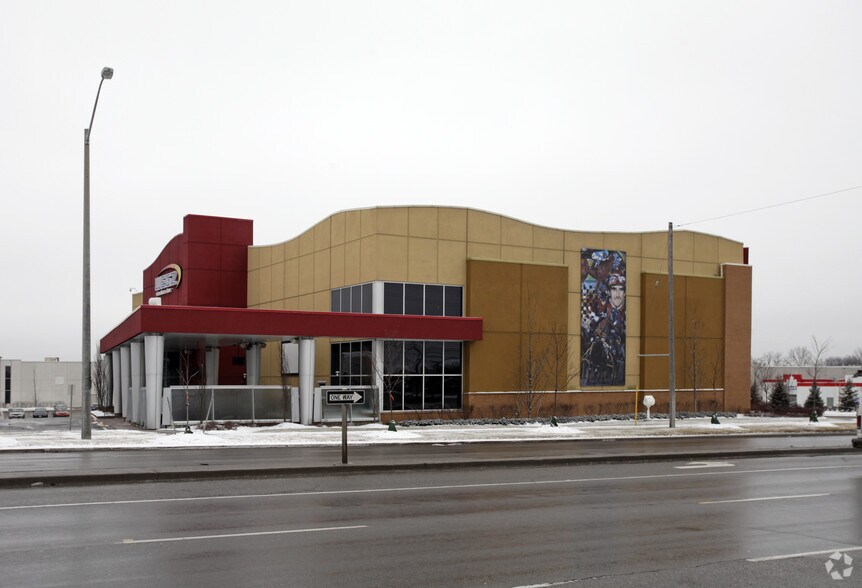 Primary Photo Of 2601 Rutherford Rd, Vaughan Restaurant For Lease