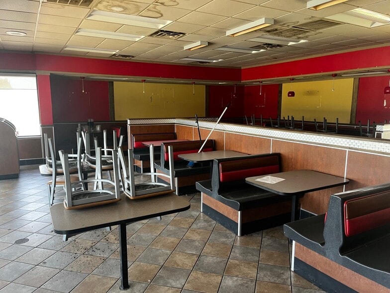 More Photos Of 5024 Sunset Rd, Charlotte Fast Food For Lease
