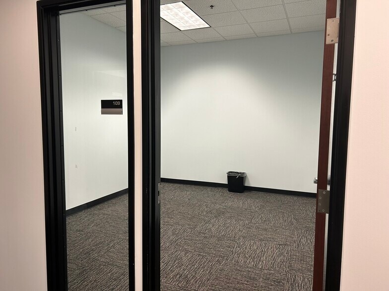 More Photos Of 4343 W Royal Ln, Irving Warehouse For Lease