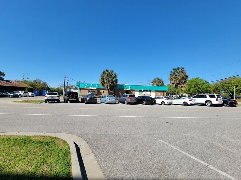 More Photos Of 530 Devine St, Columbia Restaurant For Sale