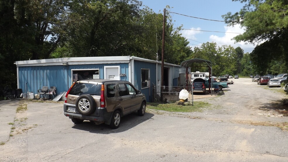 More Photos Of 2056 US 70 Hwy, Swannanoa Auto Salvage Facility For Lease