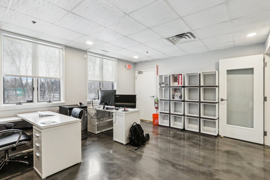 More Photos Of 100 Conifer Hill Dr, Danvers Office For Lease