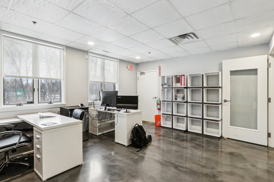 More Photos Of 100 Conifer Hill Dr, Danvers Office For Sale