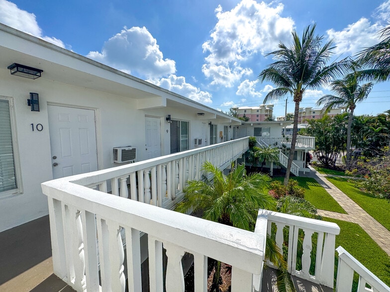 More Photos Of 233 SE 20th Ave, Deerfield Beach Apartments For Sale