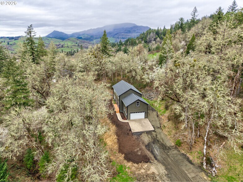 More Photos Of 610 Terrace Dr, Glide Specialty For Sale