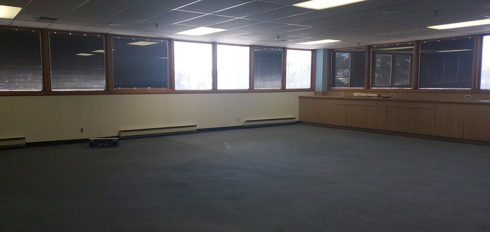 More Photos Of 275 Paterson Ave, Little Falls Medical For Lease